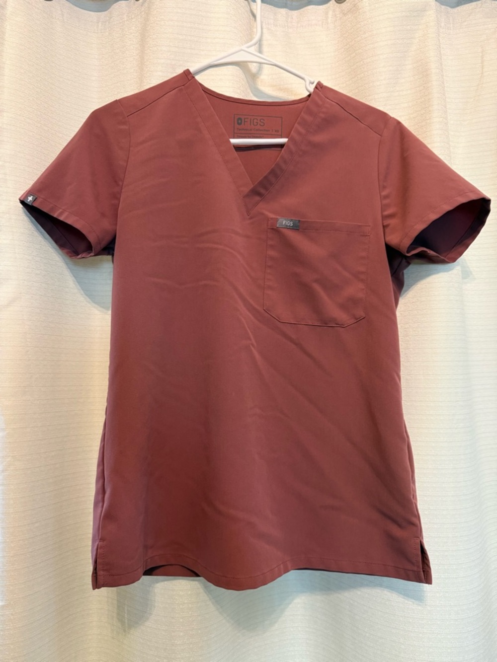 Figs Catarina One Pocket Scrub Top in Mauve